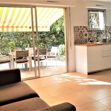 2p Climatise Avec Jardin Et Parking Pres De La - Fr-1-226b-223 Appartement Cavalaire-sur-Mer
